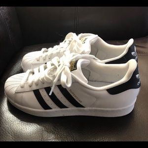 Adidas superstars